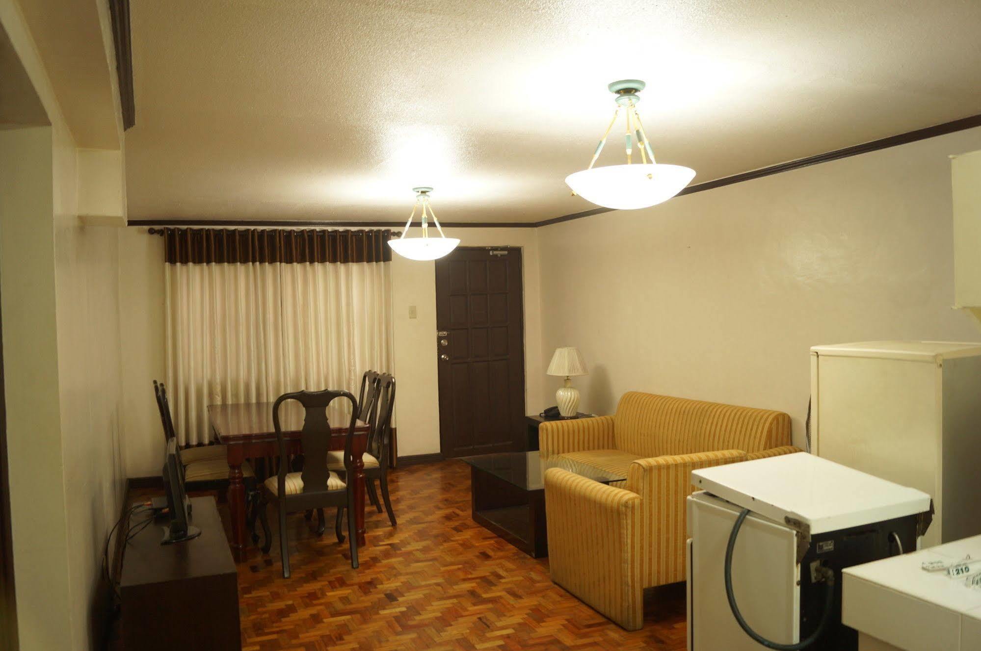 El Rico Suite Makati By Reddoorz Manila Exterior photo